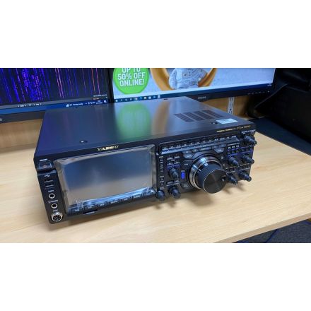 SOLD! USED Yaesu FTDX101D Base Transceiver 